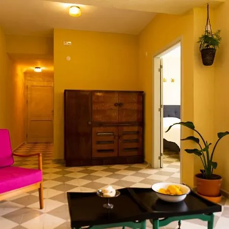 Merkezde Bahce Kullanimli Apartament Ayvalı