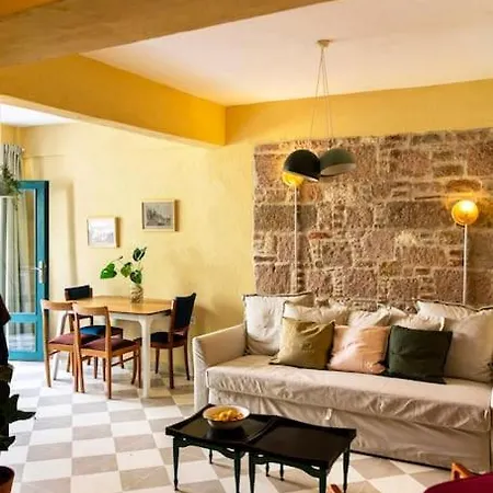 Apartman Merkezde Bahce Kullanimli Ayvalı