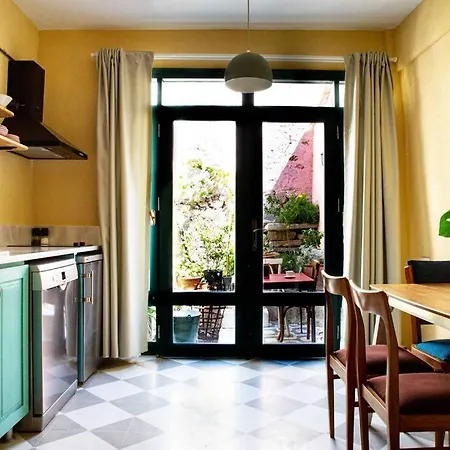 Apartament Merkezde Bahce Kullanimli *