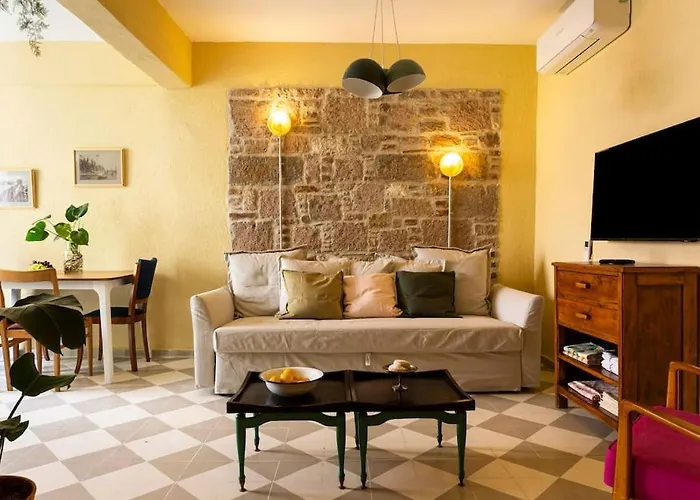 Merkezde Bahce Kullanimli Ayvalı