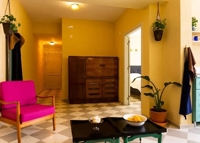 Merkezde Bahce Kullanimli Apartament Ayvalı